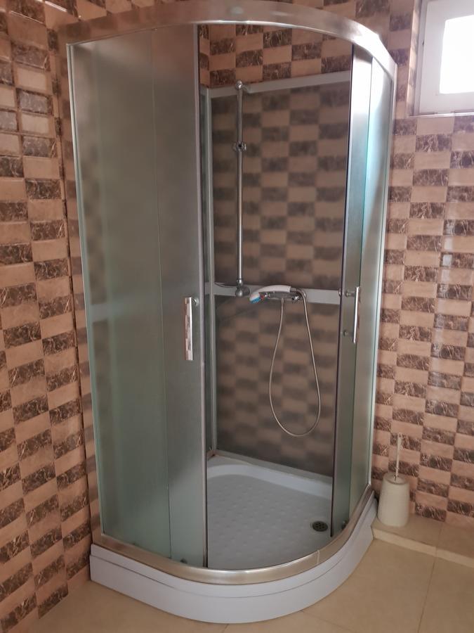 Mini Hotel Leila Almaty Bagian luar foto