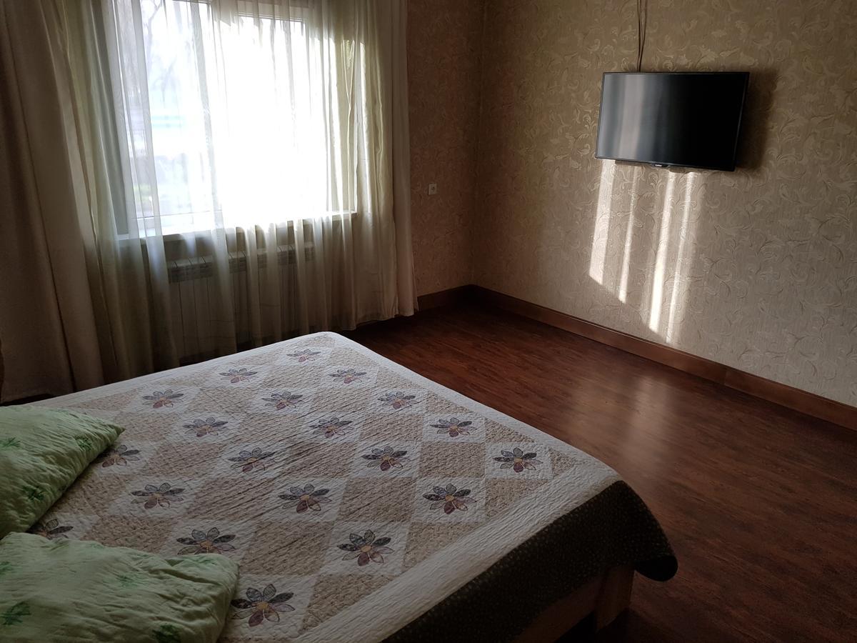 Mini Hotel Leila Almaty Bagian luar foto