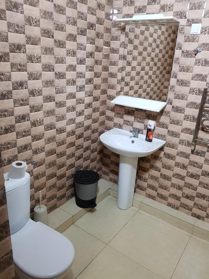 Mini Hotel Leila Almaty Bagian luar foto